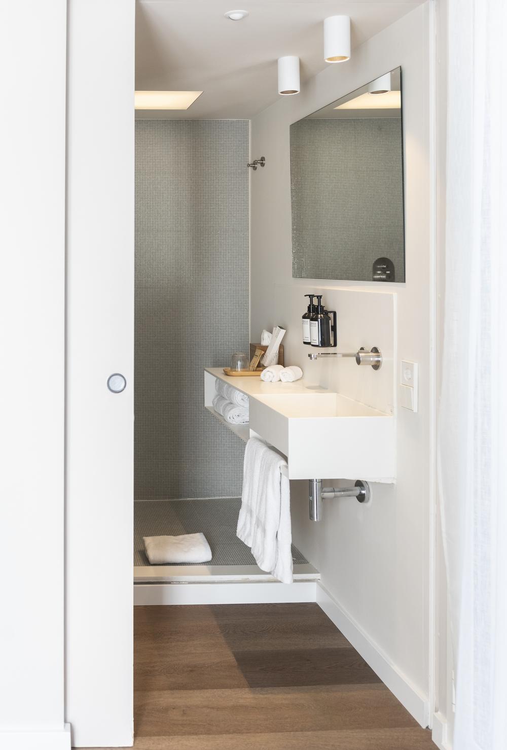 Bathroom of the superior room — Hotel La Casa del Sol