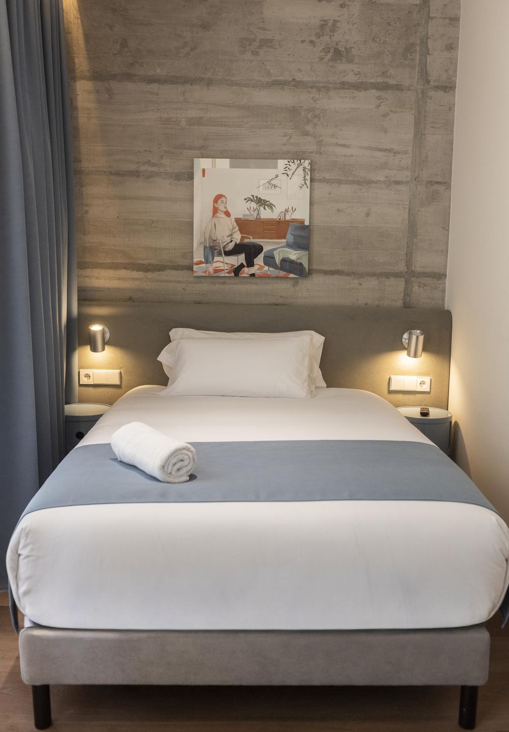 Detail of the single exterior room — Hotel La Casa del Sol